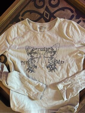 Hollister Pale Mint Green Short Scoop Neck Graphic Long Sleeve Tee